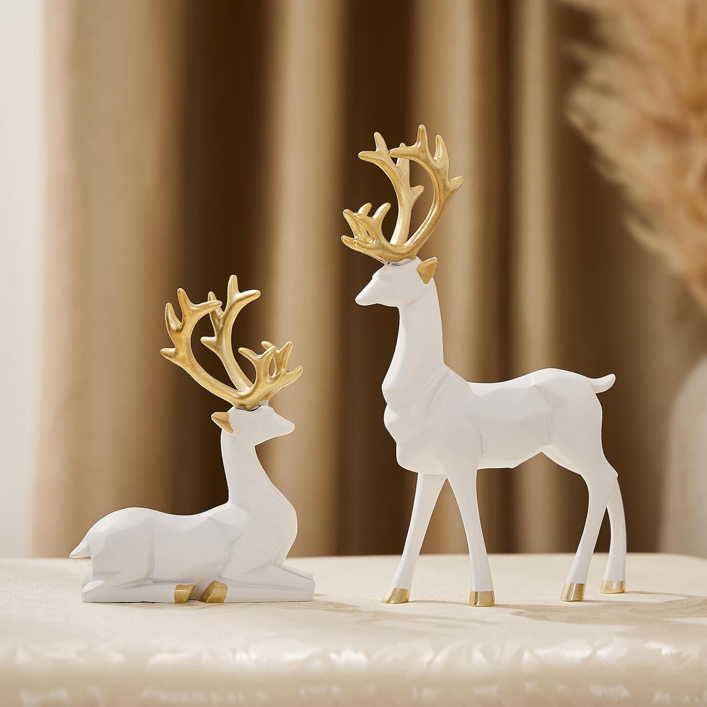 Christmas Decoration 2PCS Reindeer Resin Ornaments Mother Child Deer Couple Deer Sculpture Used for Living Room Bookshelf Bedroom Wine Cabinet Decoration to Enhance Atmosphere (3D Geometric White)