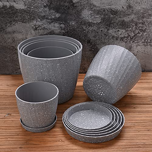 Set of 6 Plastic Planters with Saucer  7.5/7/6.5/6/5.5/4.5 Inch