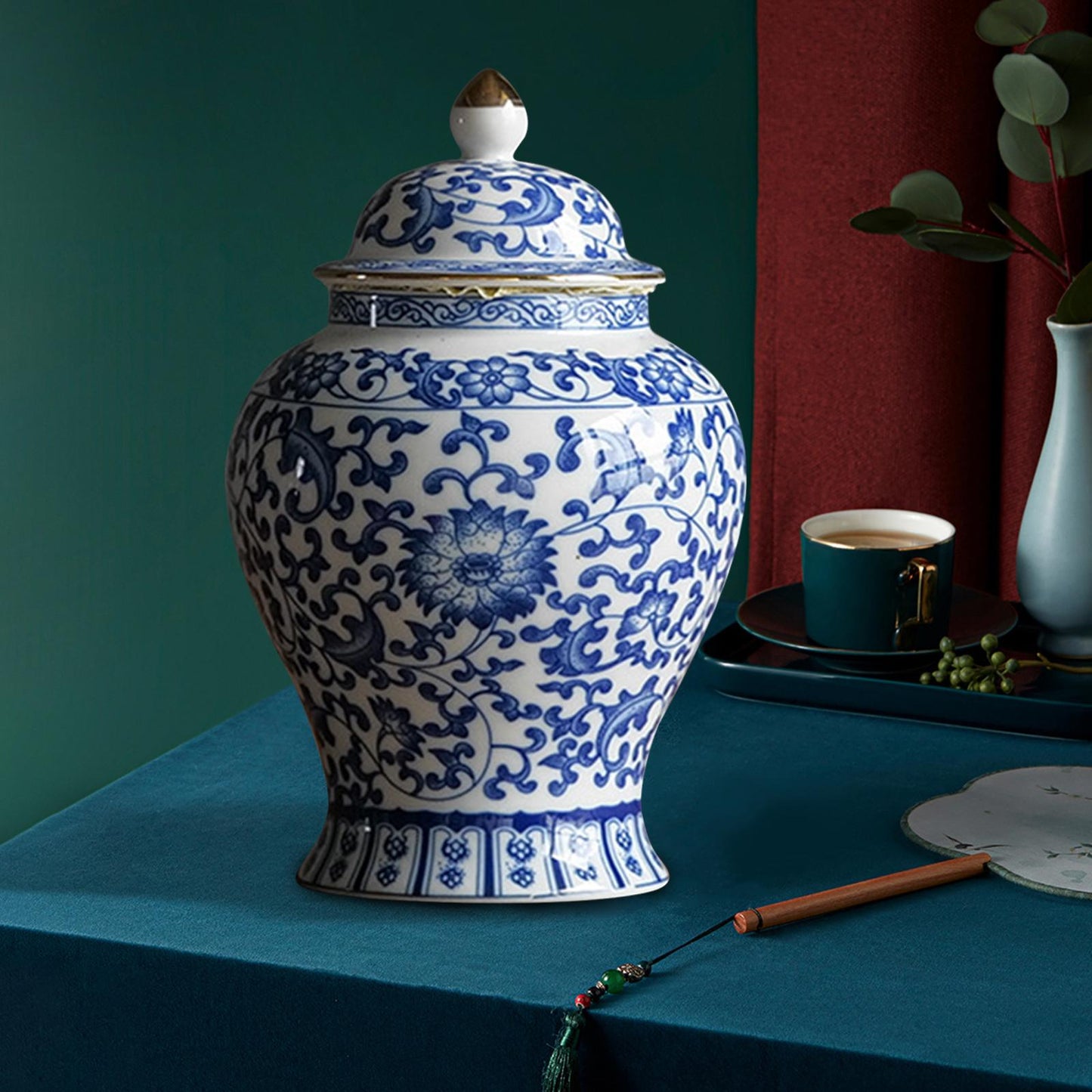 Decorative Porcelain Jar for Home Decoration