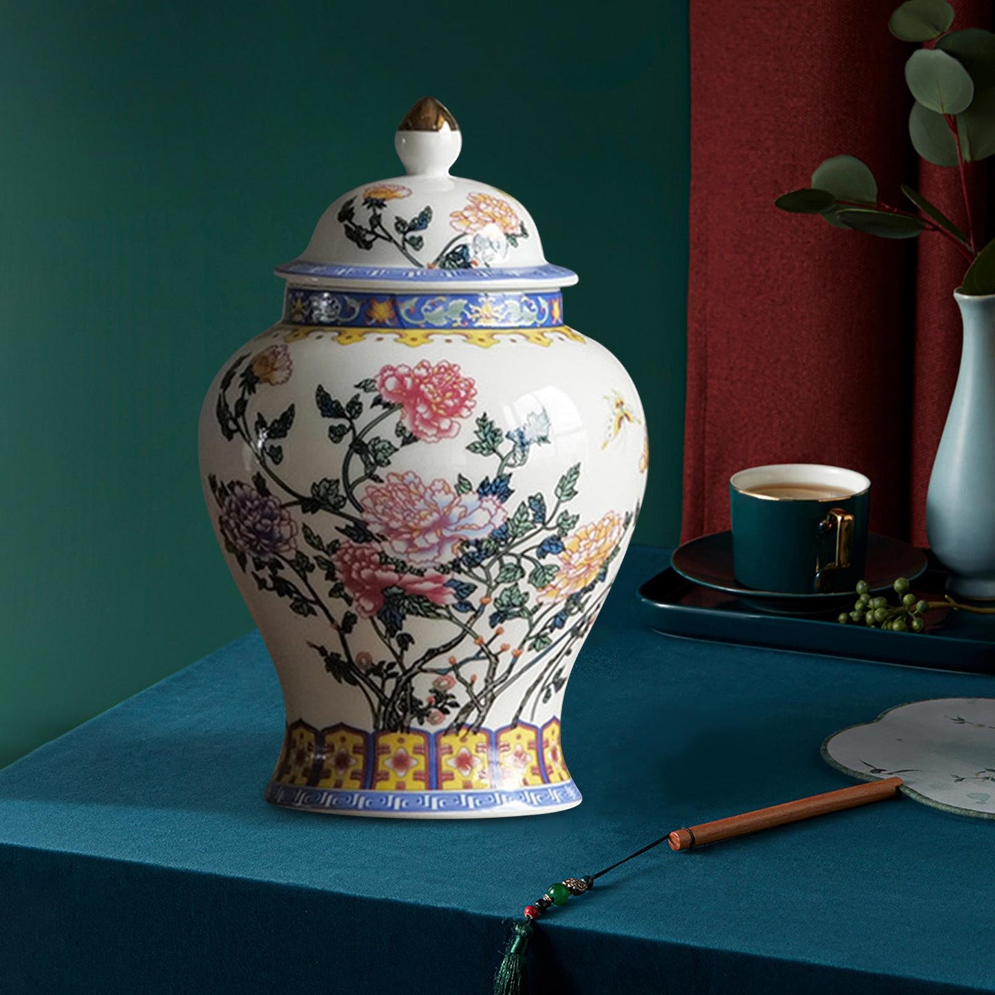 Decorative Porcelain Jar for Home Decoration