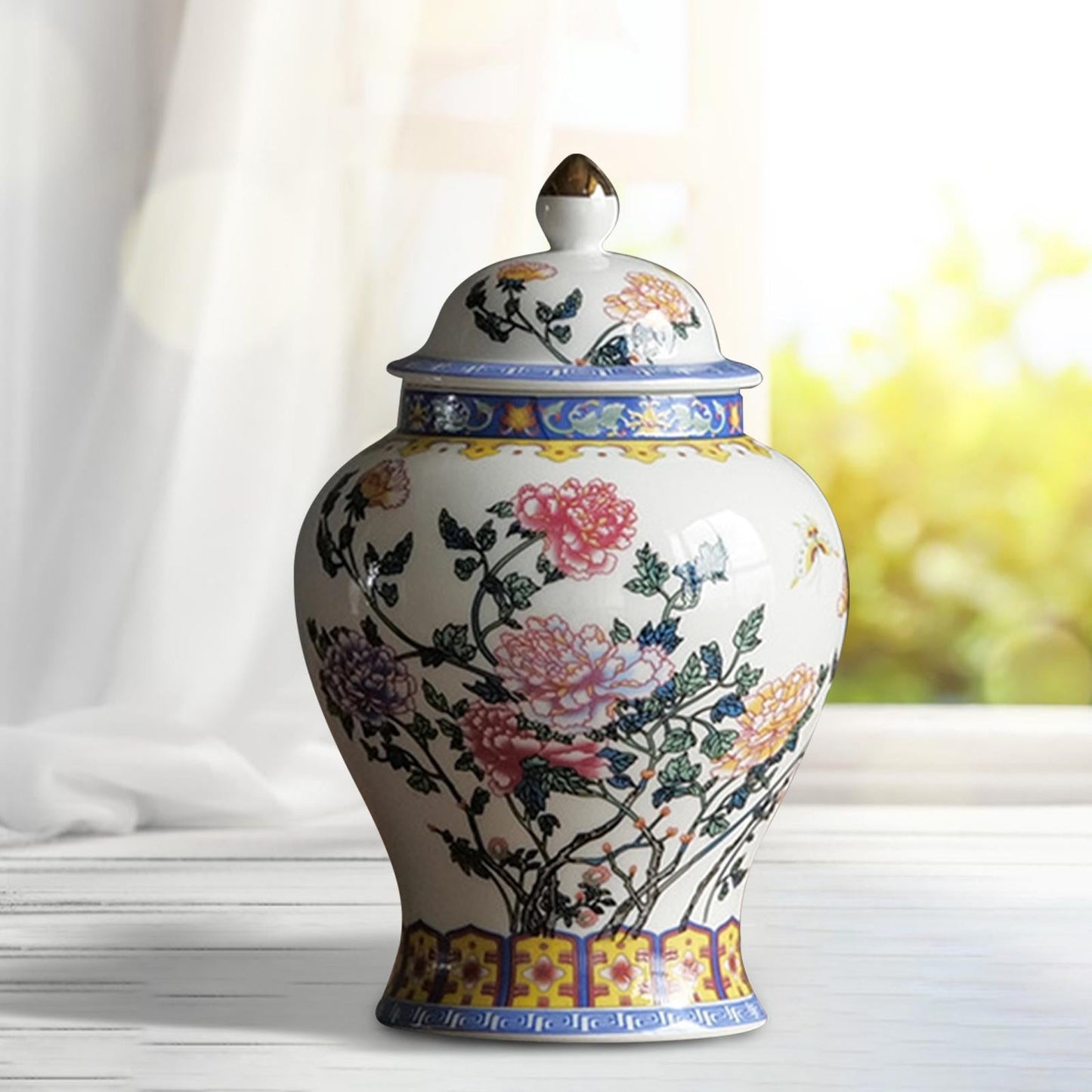 Decorative Porcelain Jar for Home Decoration