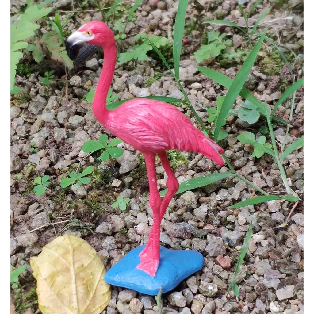 Set of 2 Lovely Garden Pink Flamingo Statue